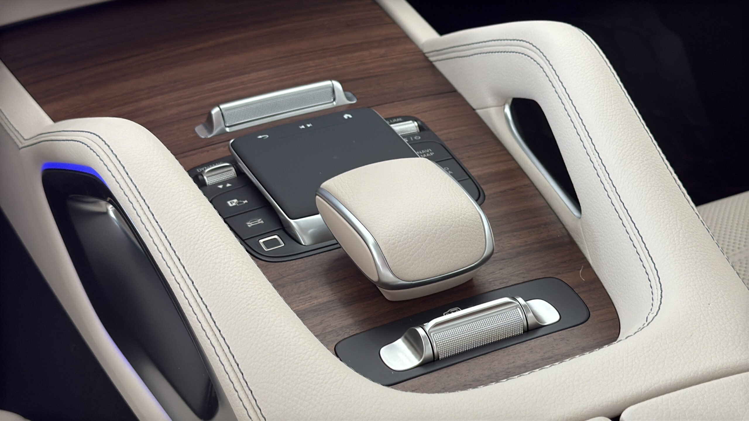 2026 Mercedes-Benz  GLS 450