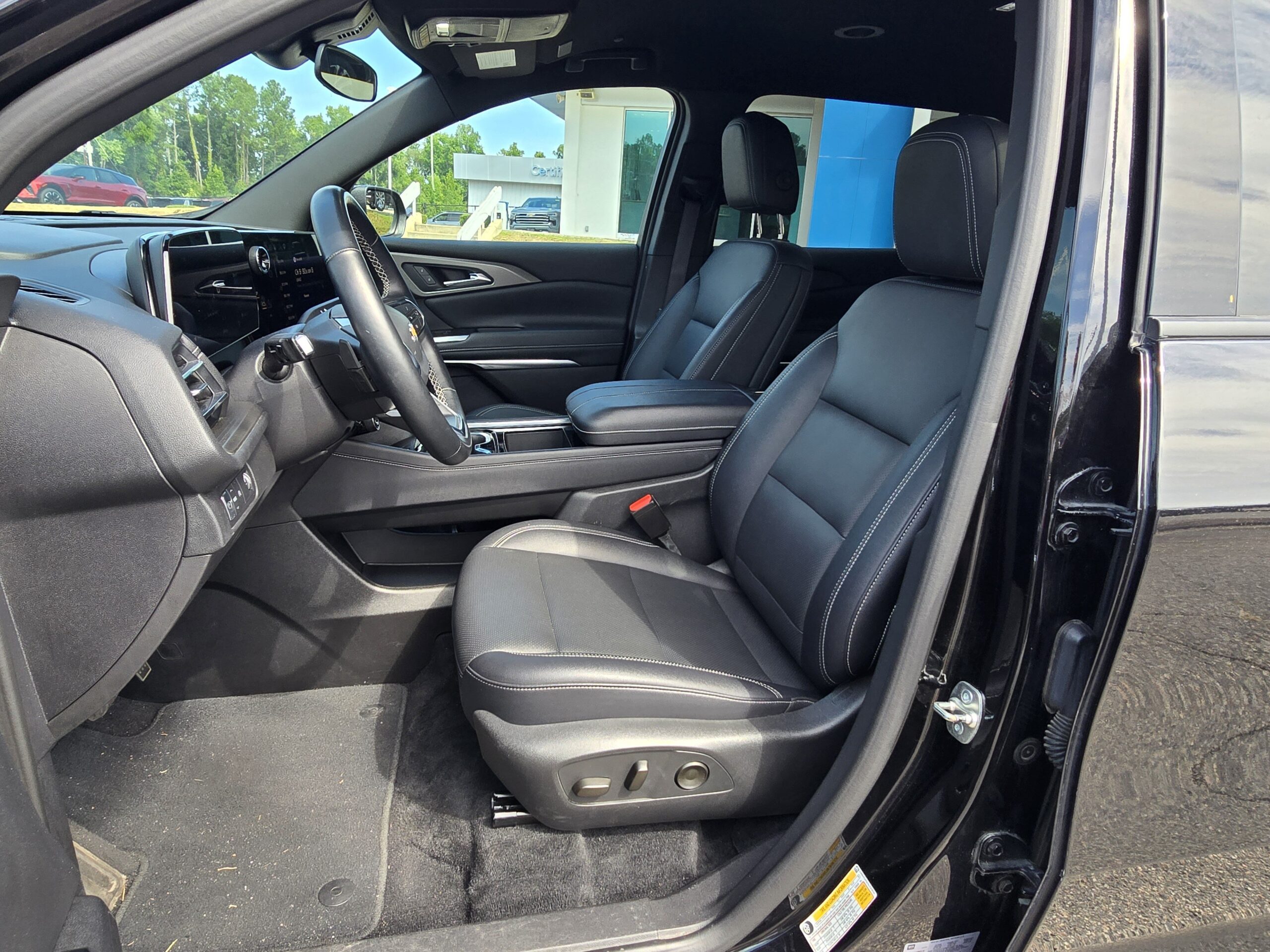 2025 Chevrolet Traverse FWD LT