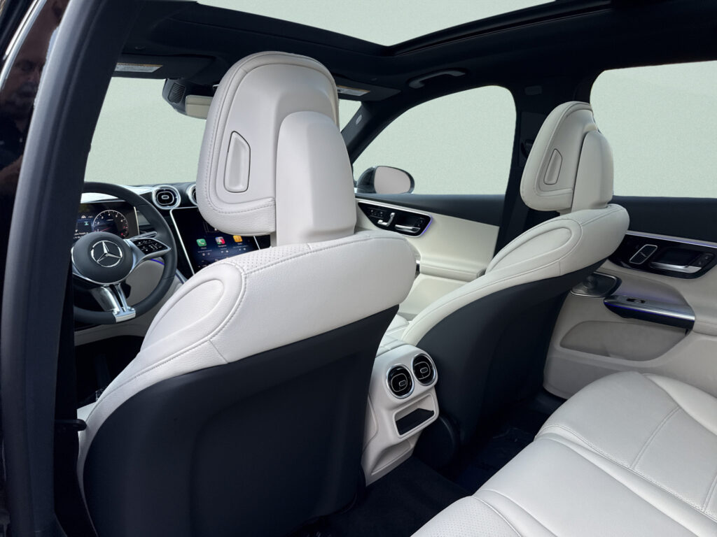 2027 Mercedes-Benz  GLC 300