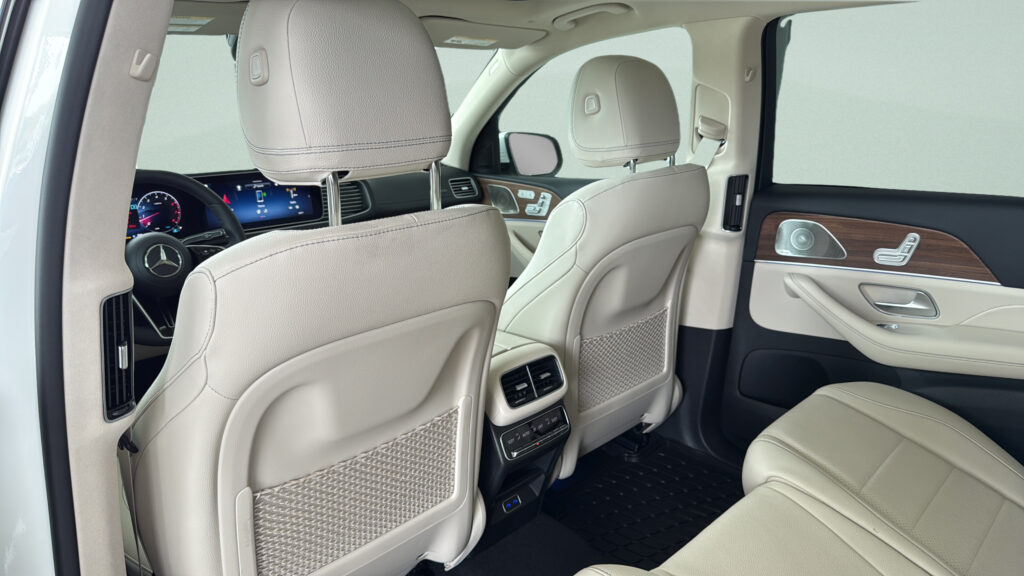 2026 Mercedes-Benz  GLS 450