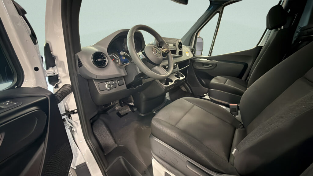 2026 Mercedes-Benz Sprinter Cargo Van Worker