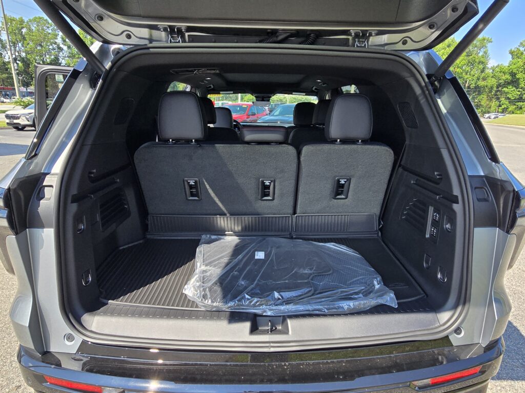 2026 Chevrolet Traverse FWD RS