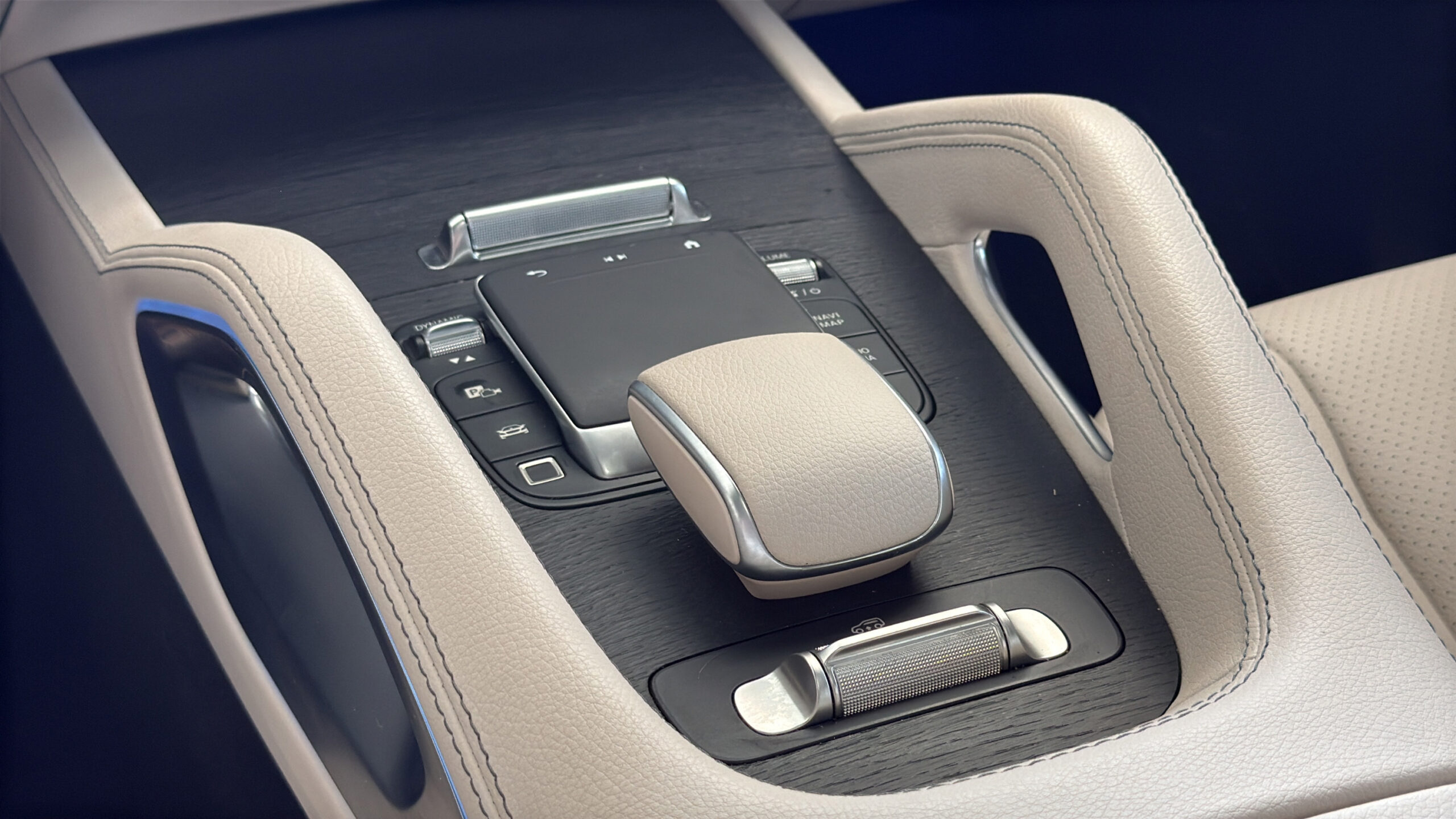 2025 Mercedes-Benz  GLS 450