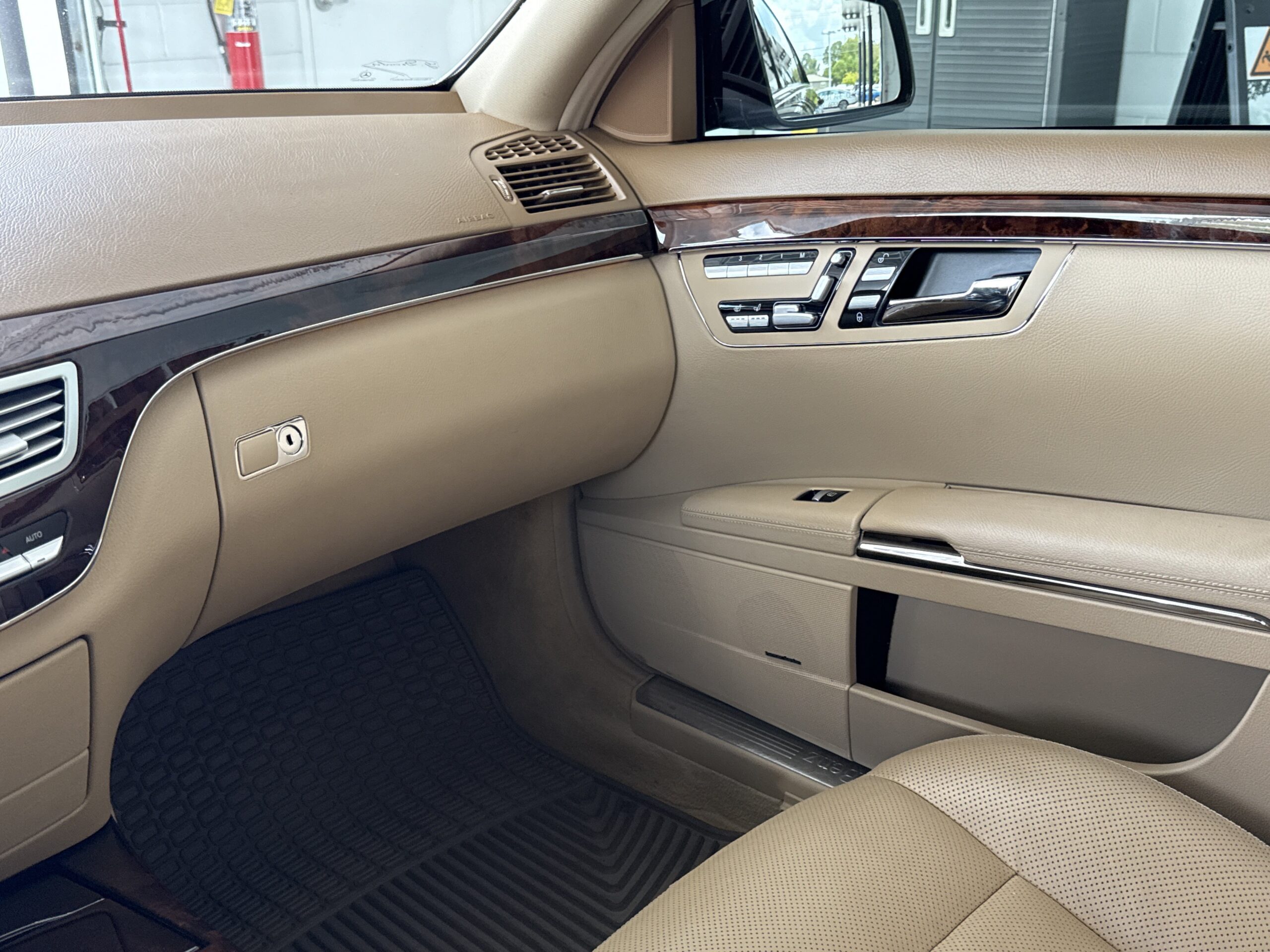 2011 Mercedes-Benz S-Class S 550