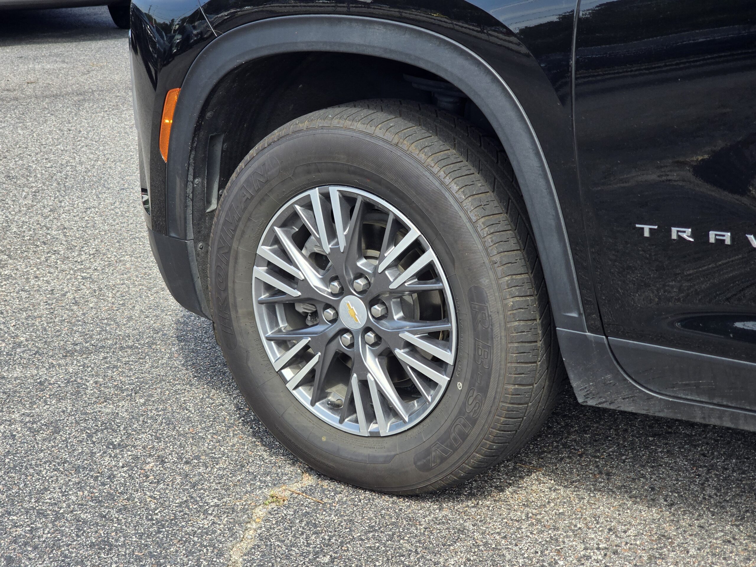 2025 Chevrolet Traverse FWD LT