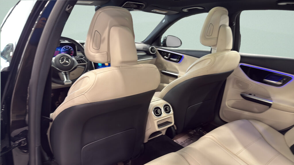 2025 Mercedes-Benz  C 300