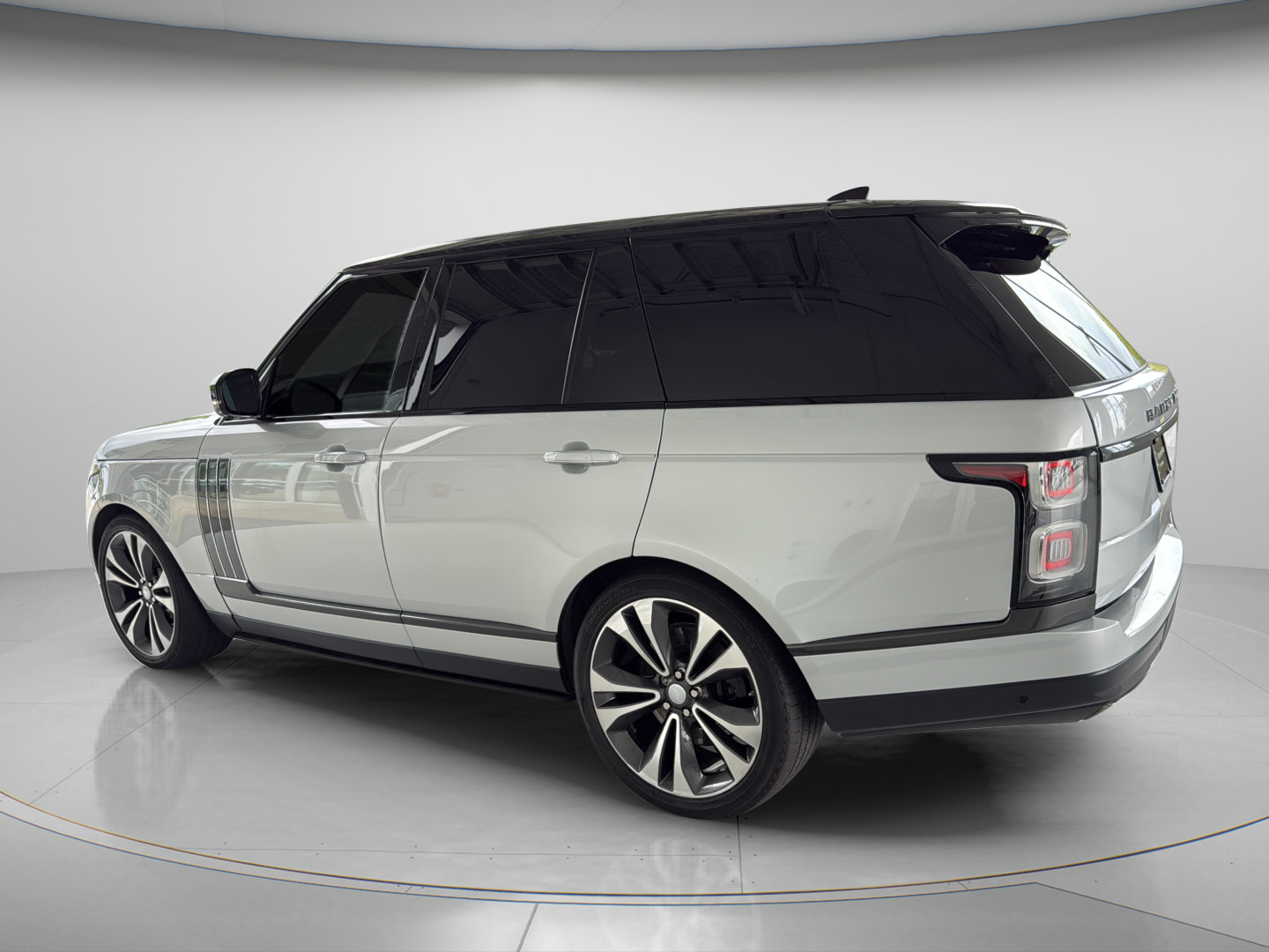 2021 Land Rover Range Rover SV Autobiography Dynamic