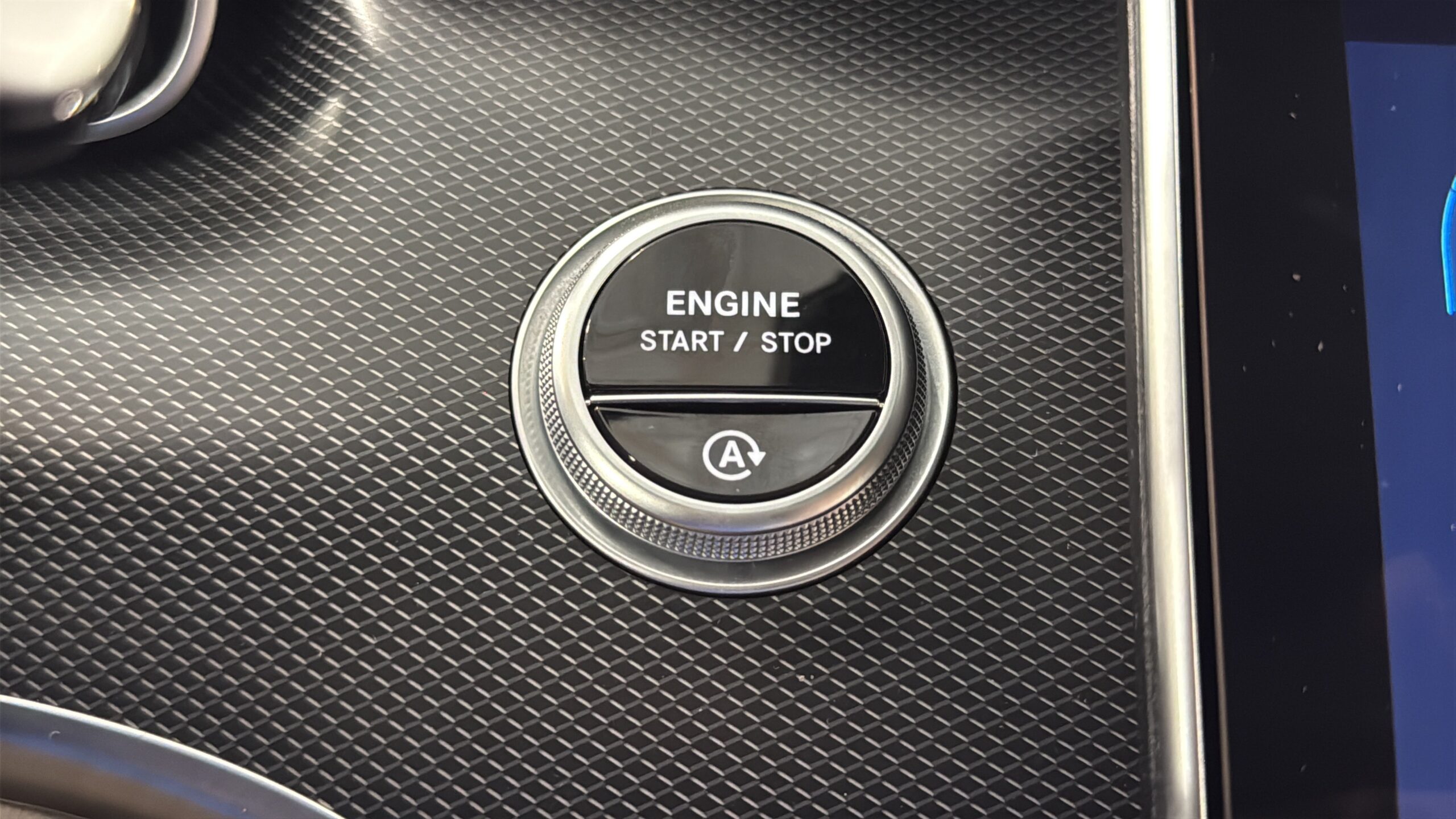 2025 Mercedes-Benz  C 300