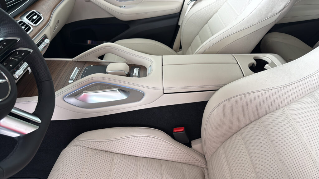 2026 Mercedes-Benz  GLS 450
