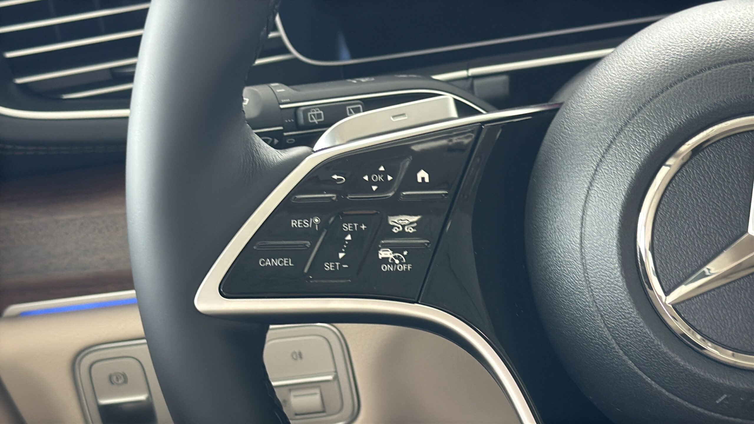 2026 Mercedes-Benz  GLS 450