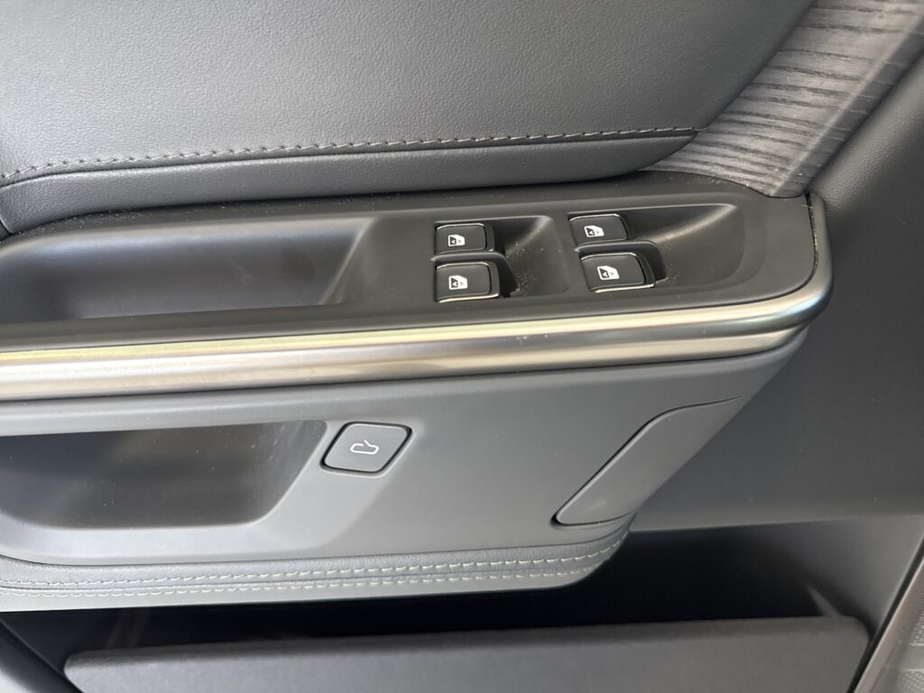 2025 Rivian R1T Adventure