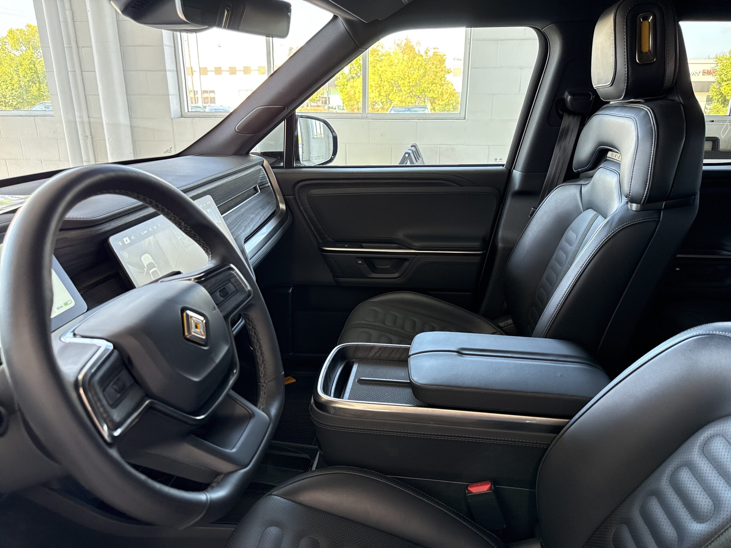 2025 Rivian R1T Adventure