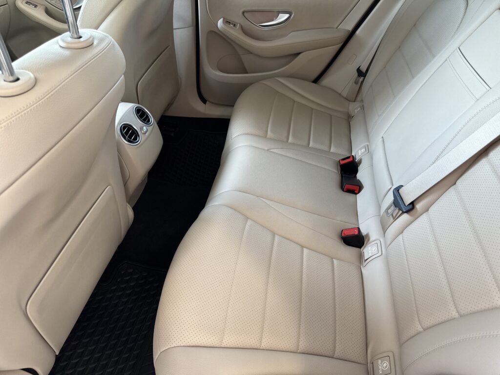 2022 Mercedes-Benz  GLC 300