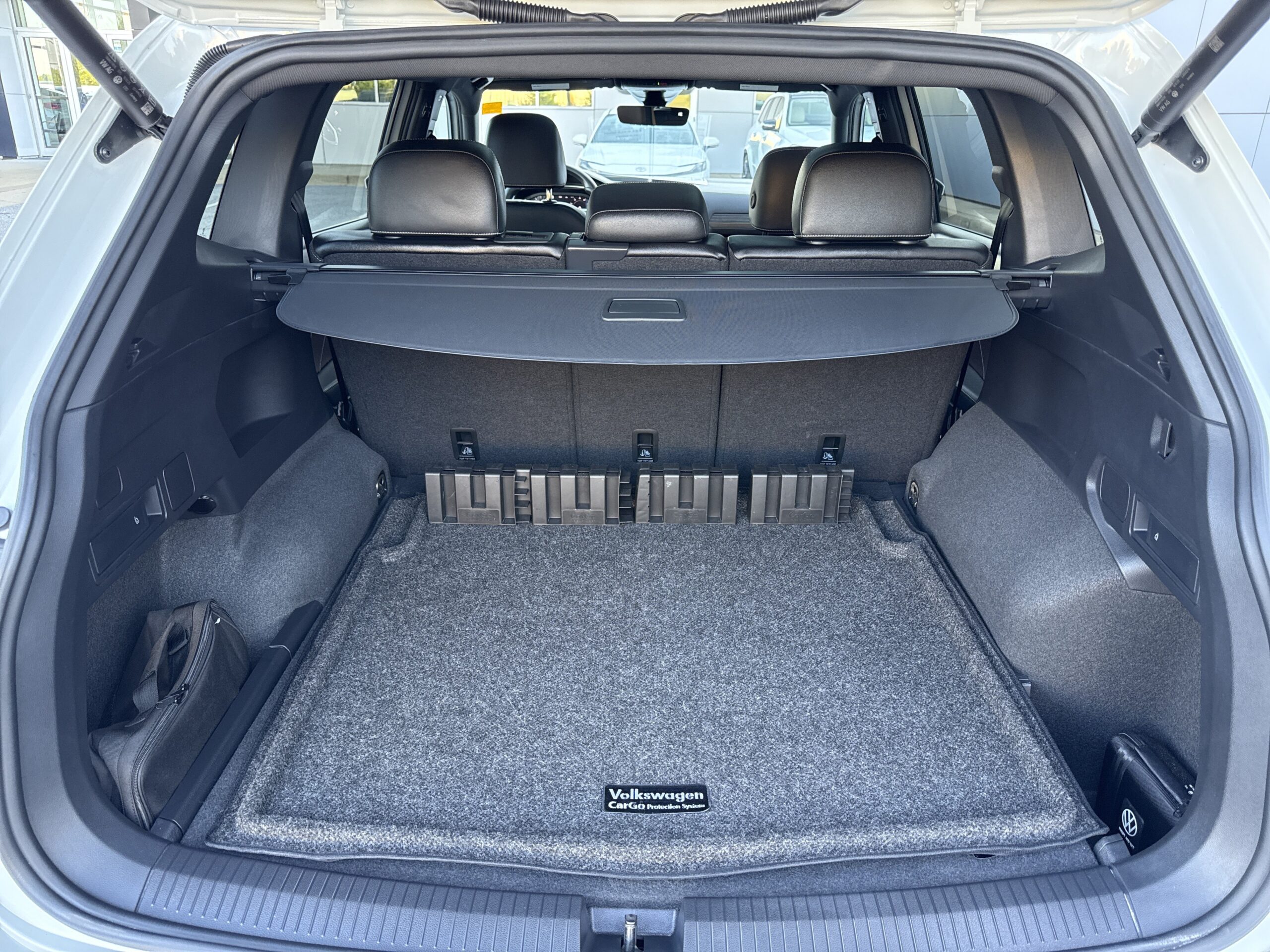 2024 Volkswagen Tiguan SEL R-Line