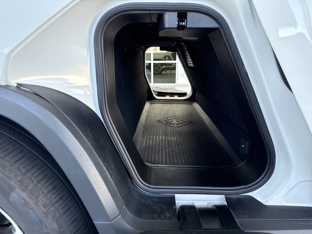 2025 Rivian R1T Adventure