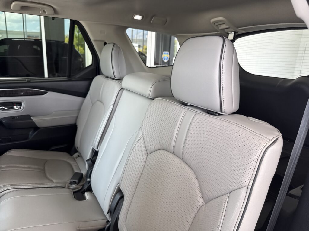 2023 Honda Pilot Elite