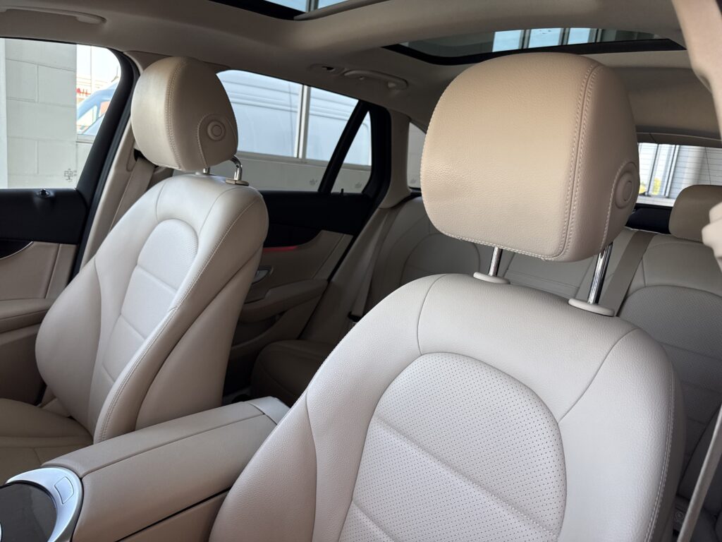 2022 Mercedes-Benz  GLC 300