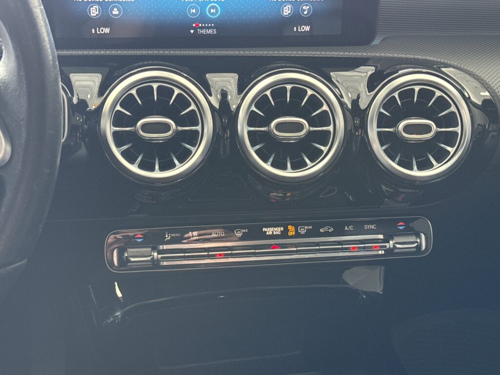 2021 Mercedes-Benz  A 220