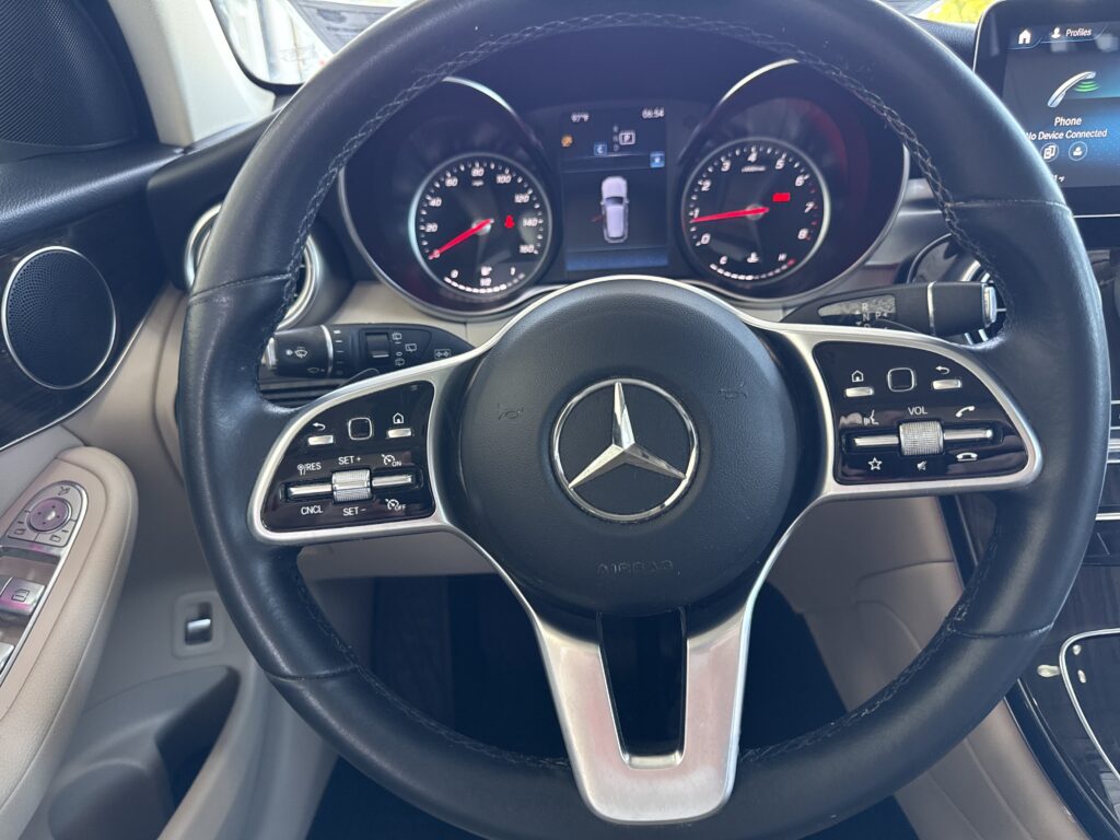 2022 Mercedes-Benz  GLC 300