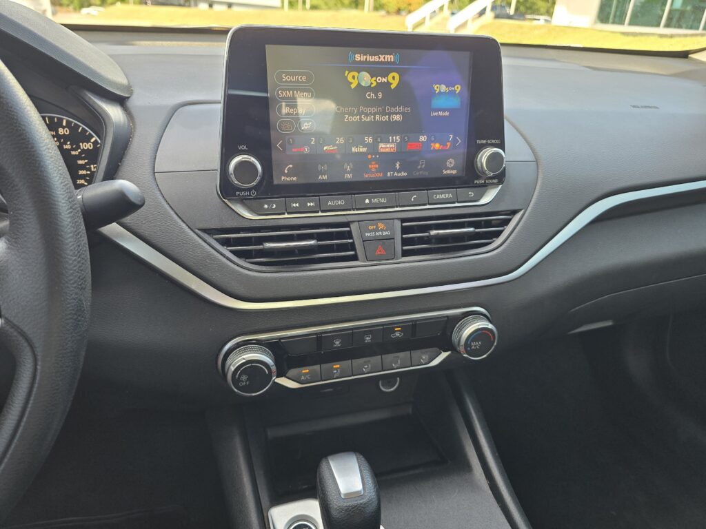 2022 Nissan Altima 2.5 SV