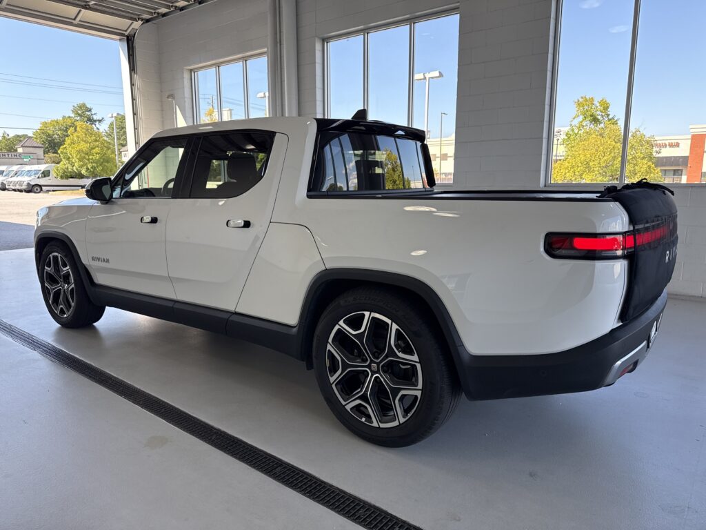 2025 Rivian R1T Adventure