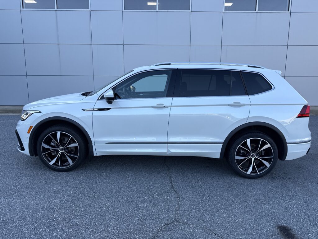 2024 Volkswagen Tiguan SEL R-Line
