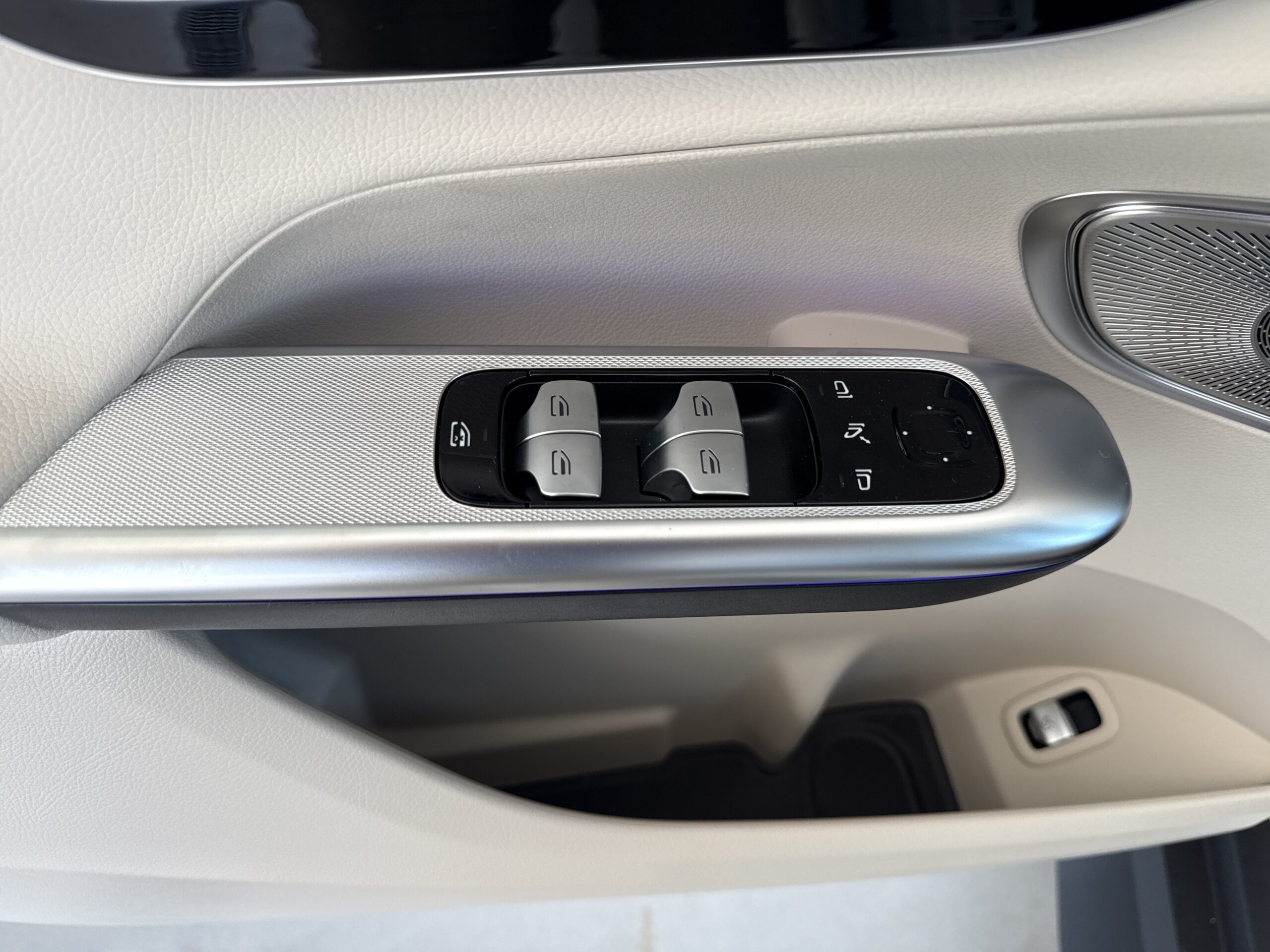 2027 Mercedes-Benz GLC GLC 300