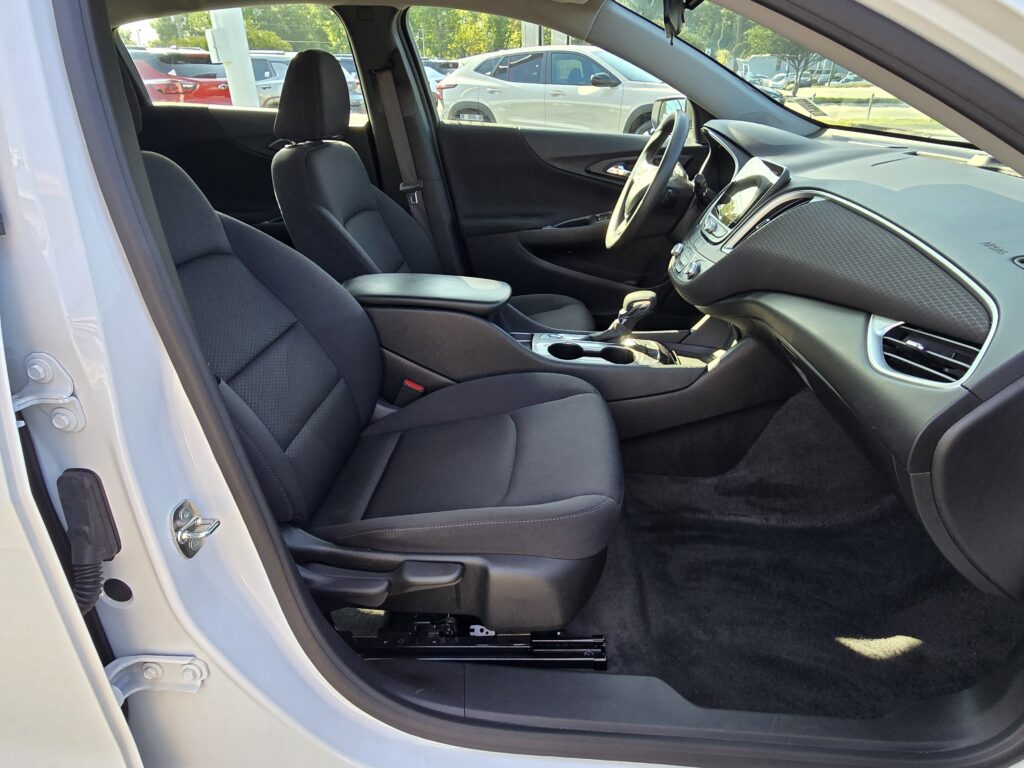 2024 Chevrolet Malibu LS
