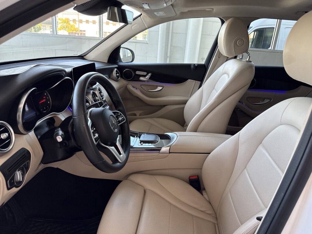 2022 Mercedes-Benz  GLC 300