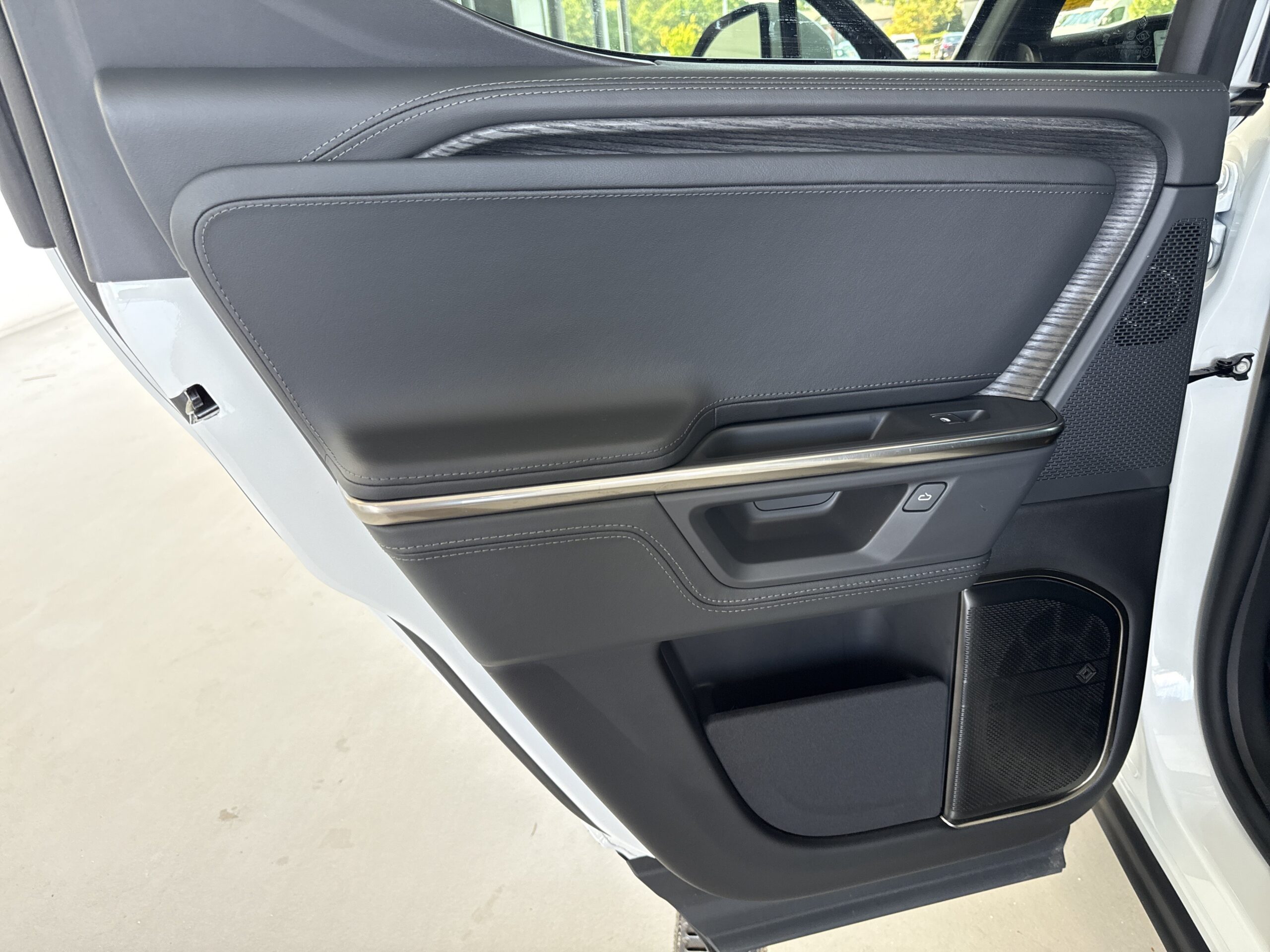 2025 Rivian R1T Adventure
