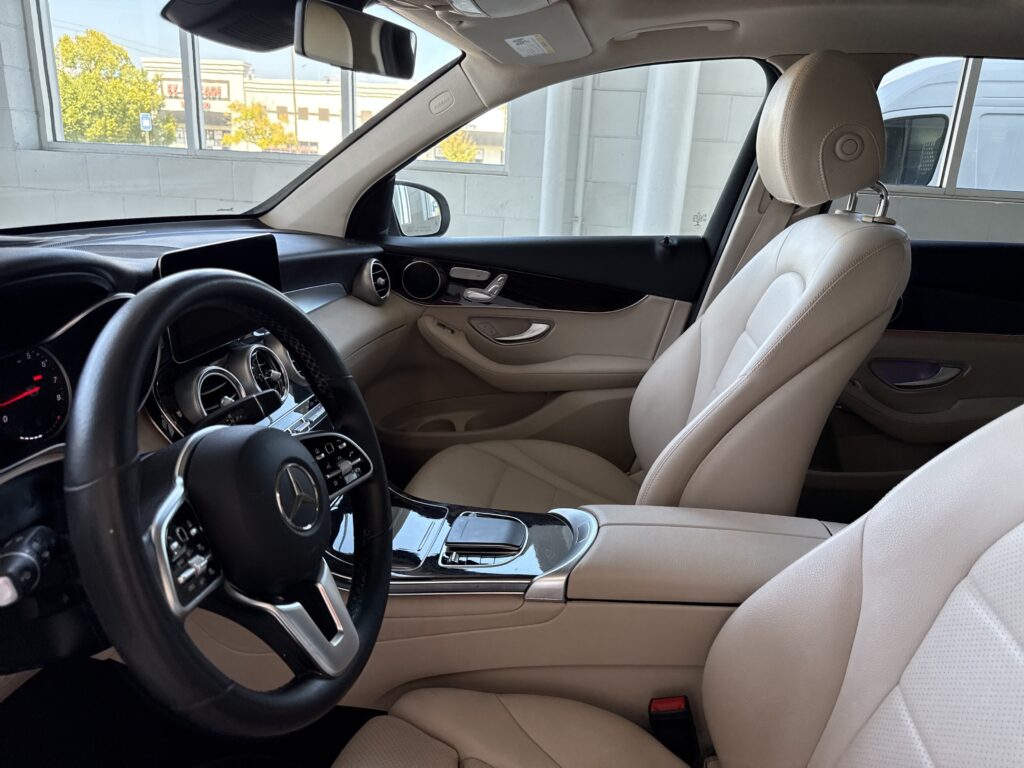 2022 Mercedes-Benz  GLC 300