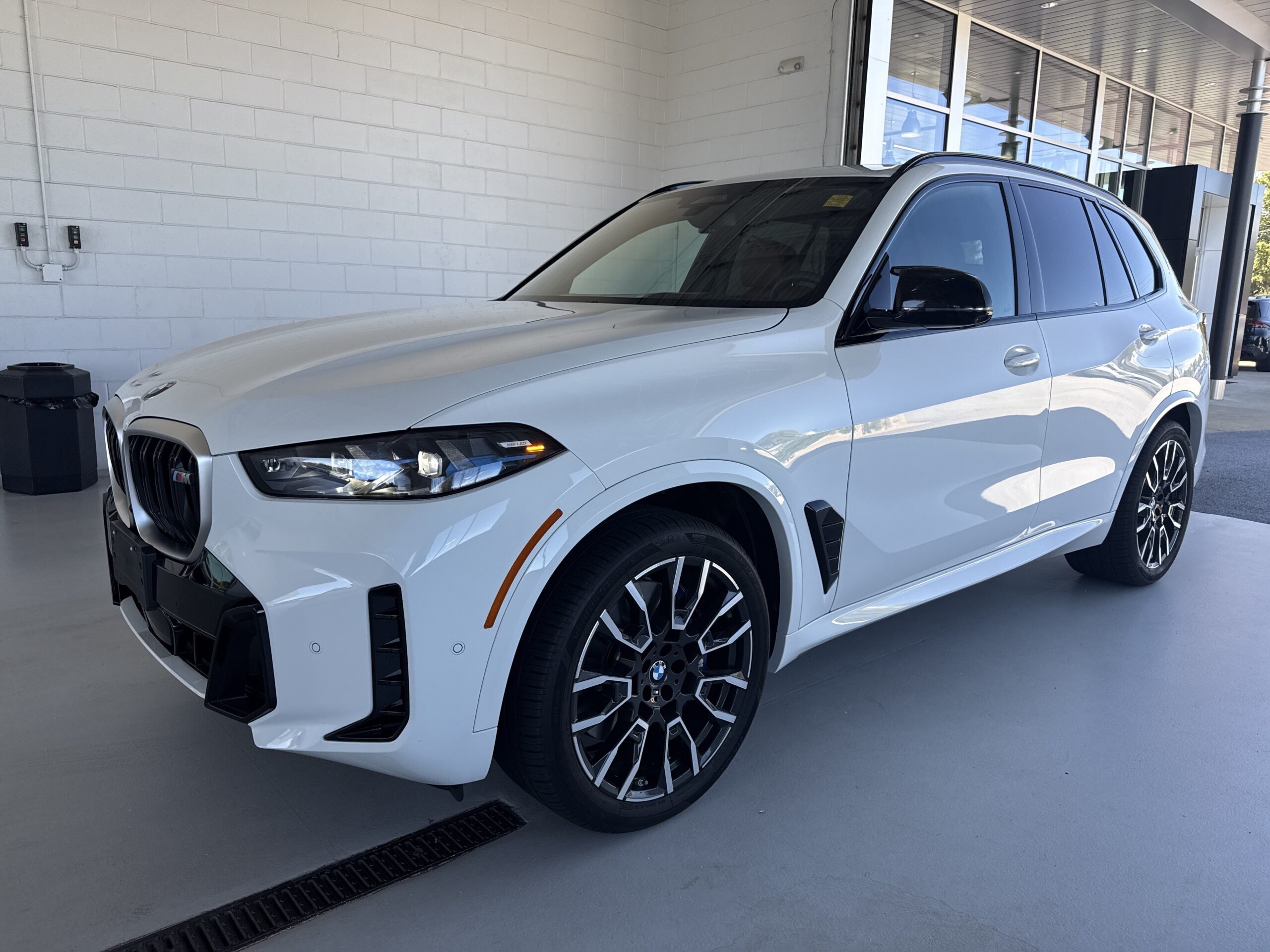 2026 BMW X5 M60i