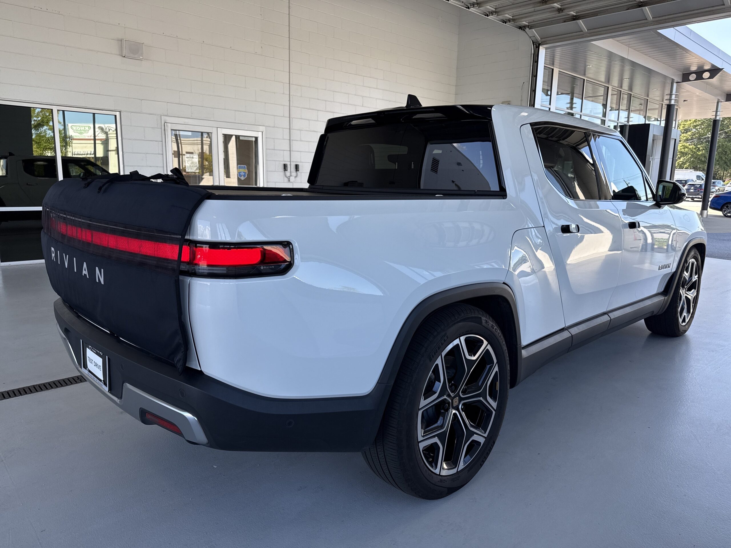 2025 Rivian R1T Adventure