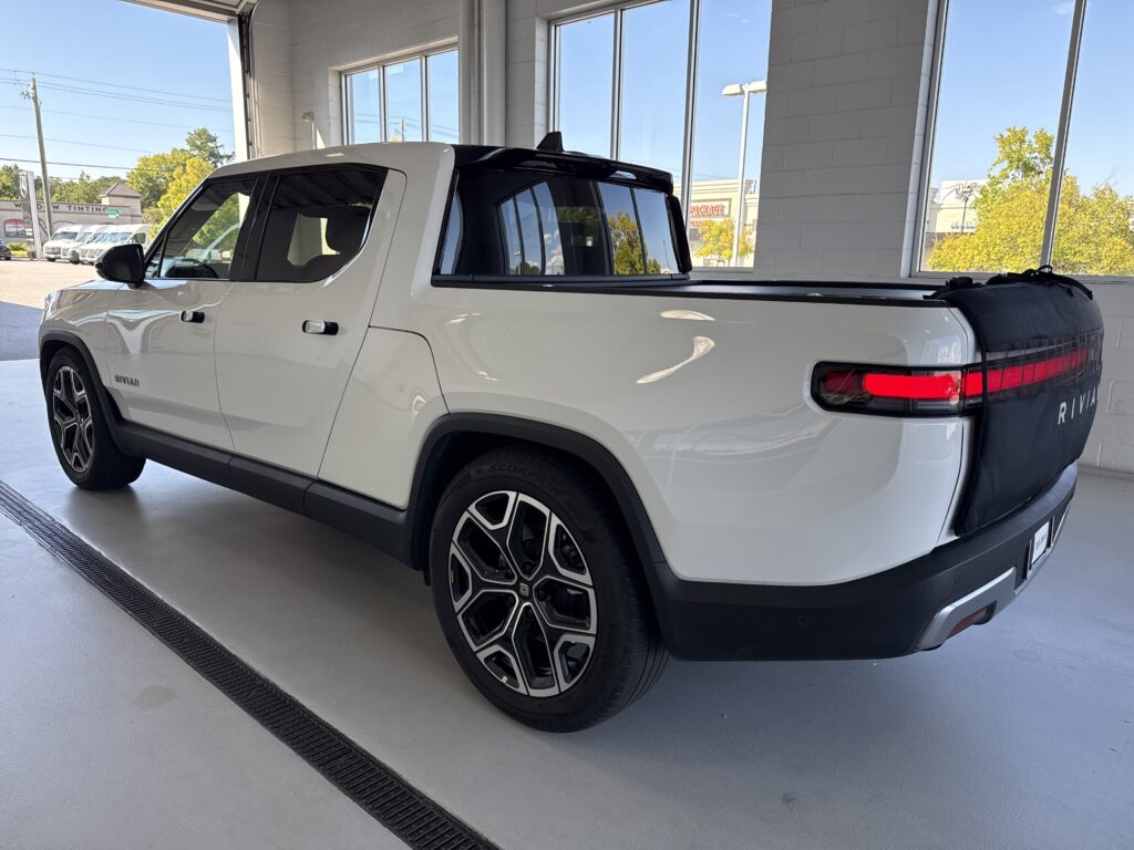 2025 Rivian R1T Adventure