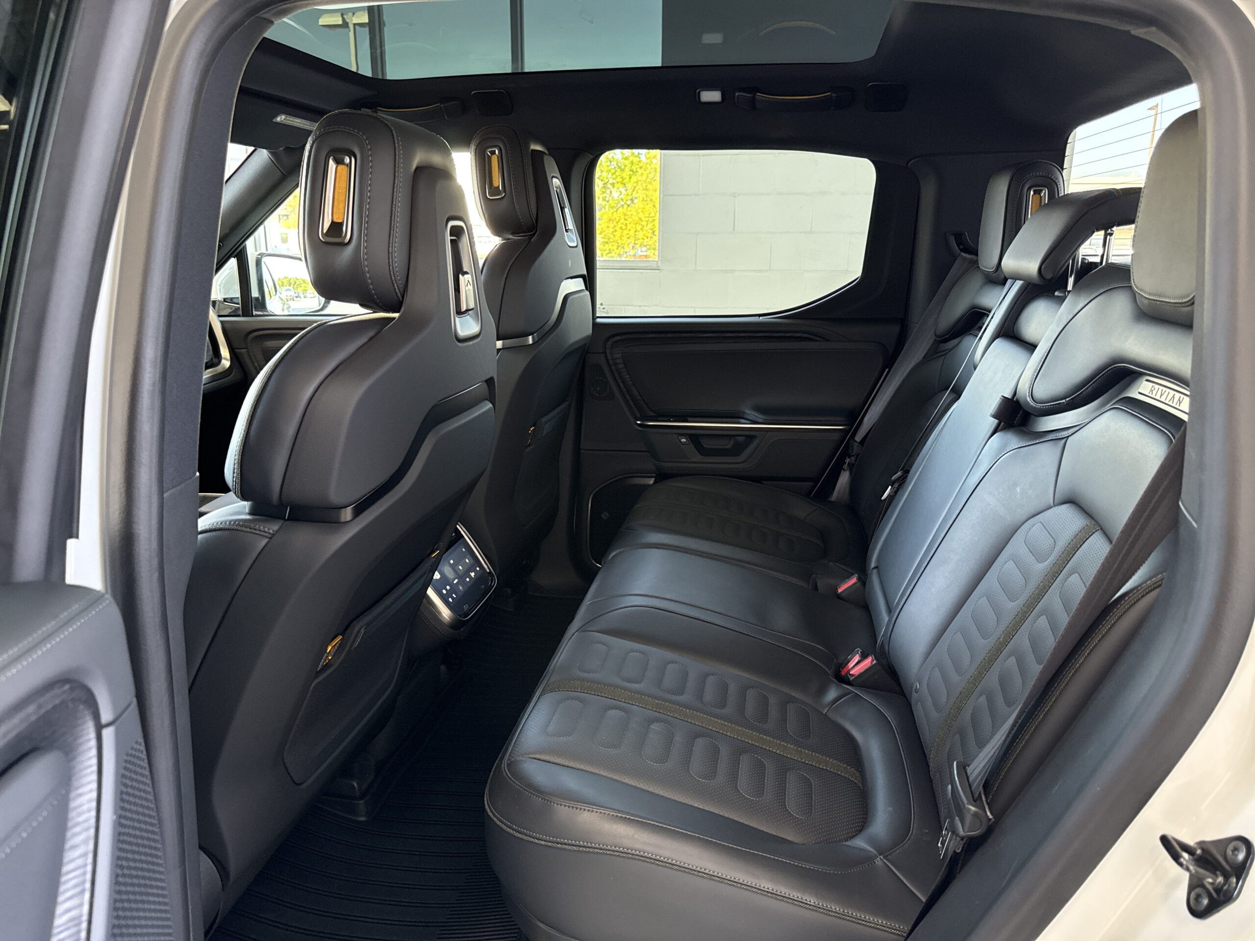 2025 Rivian R1T Adventure