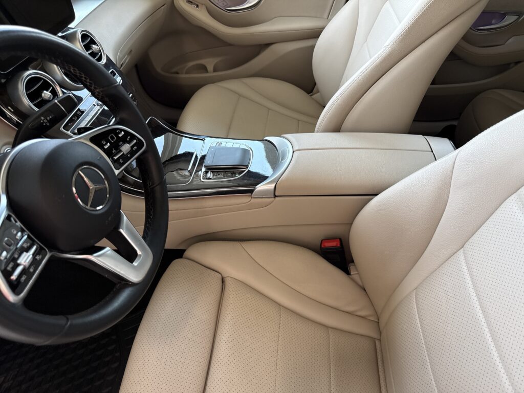 2022 Mercedes-Benz  GLC 300