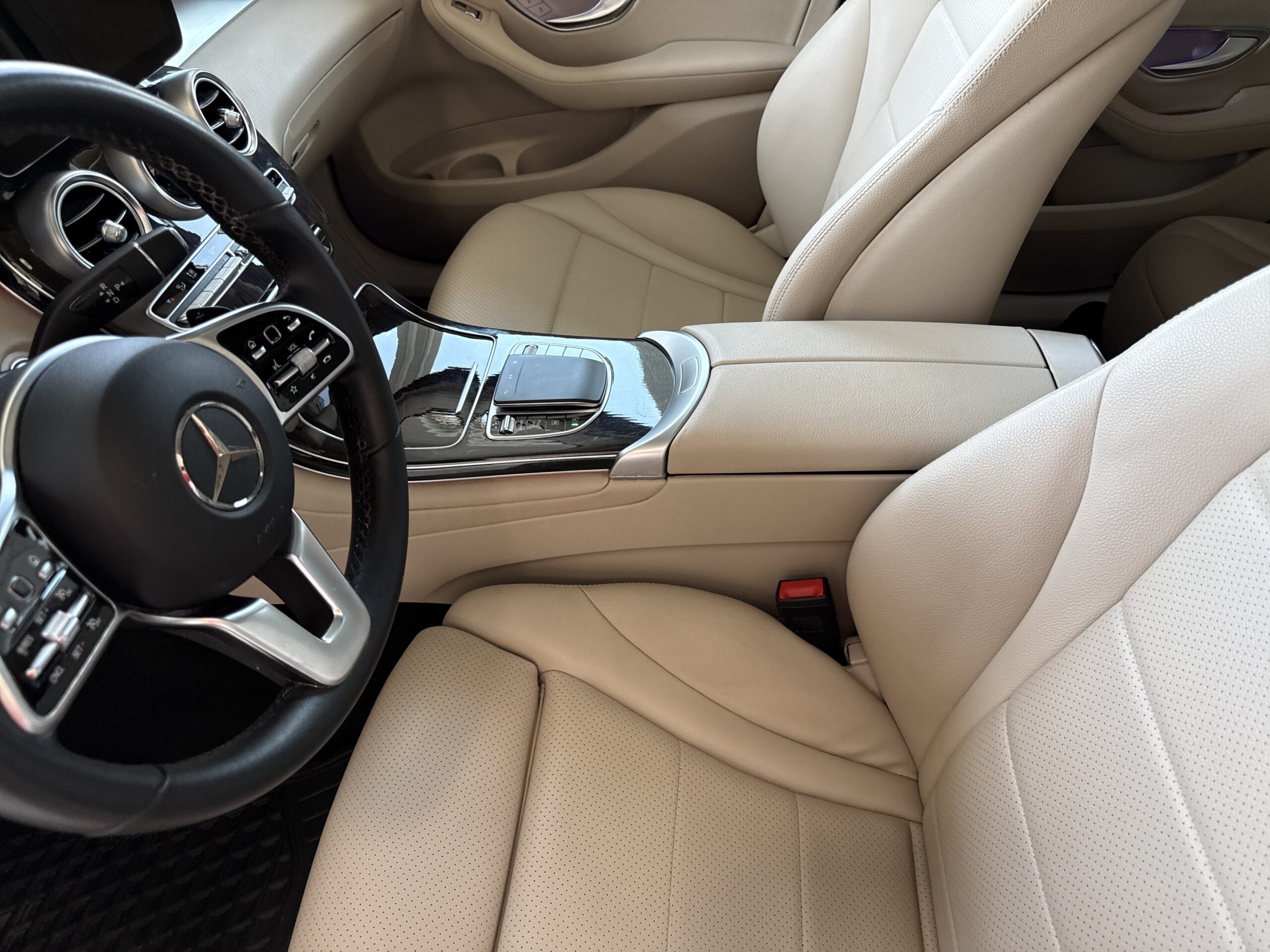 2022 Mercedes-Benz  GLC 300