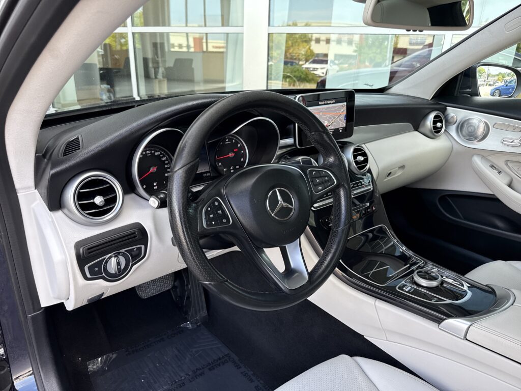 2017 Mercedes-Benz  C 300
