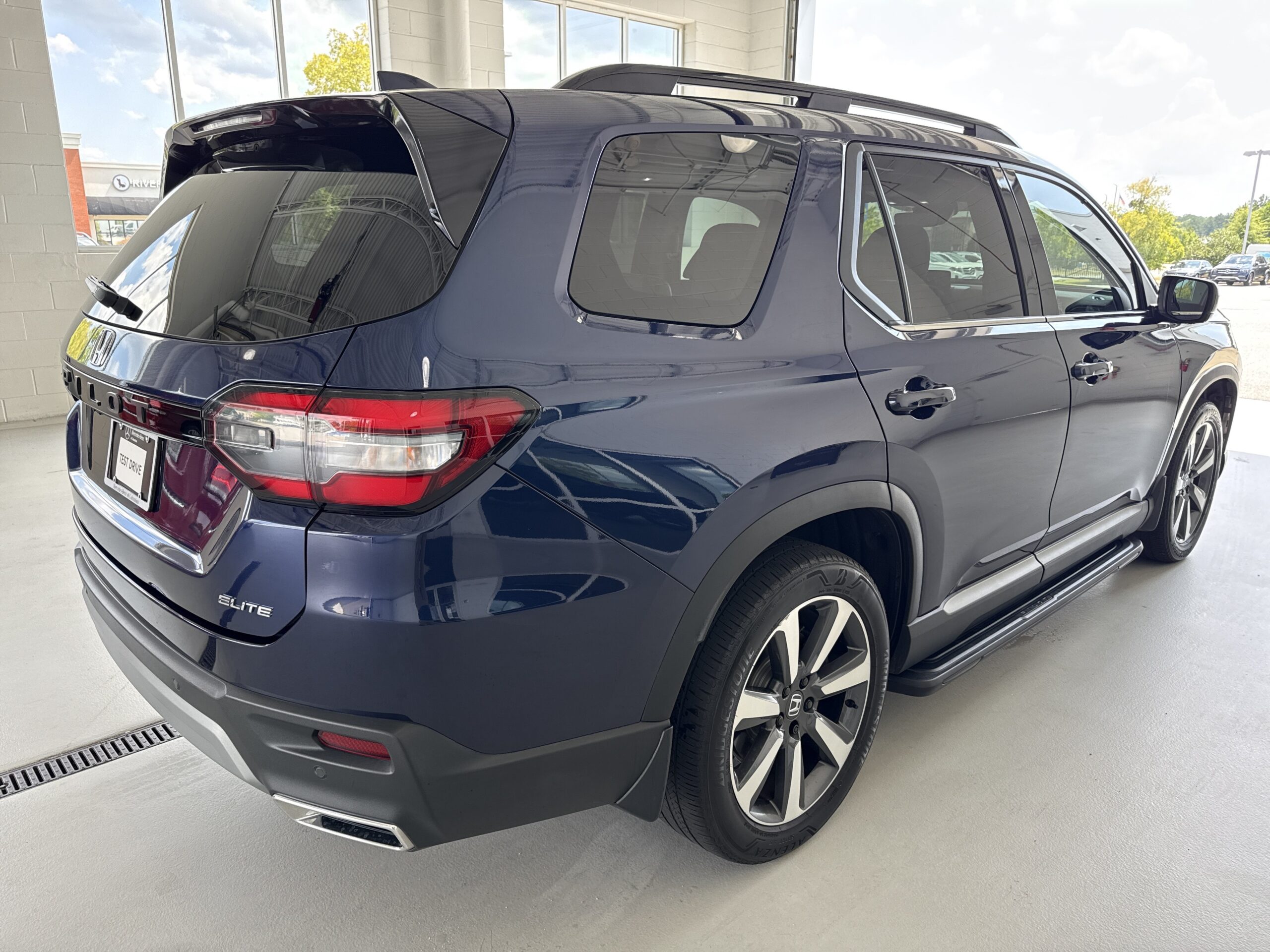 2023 Honda Pilot Elite