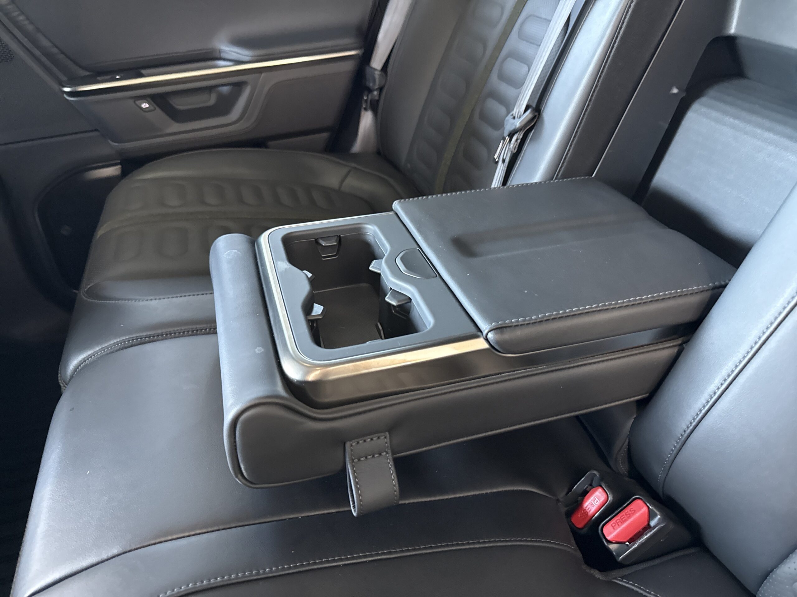 2025 Rivian R1T Adventure