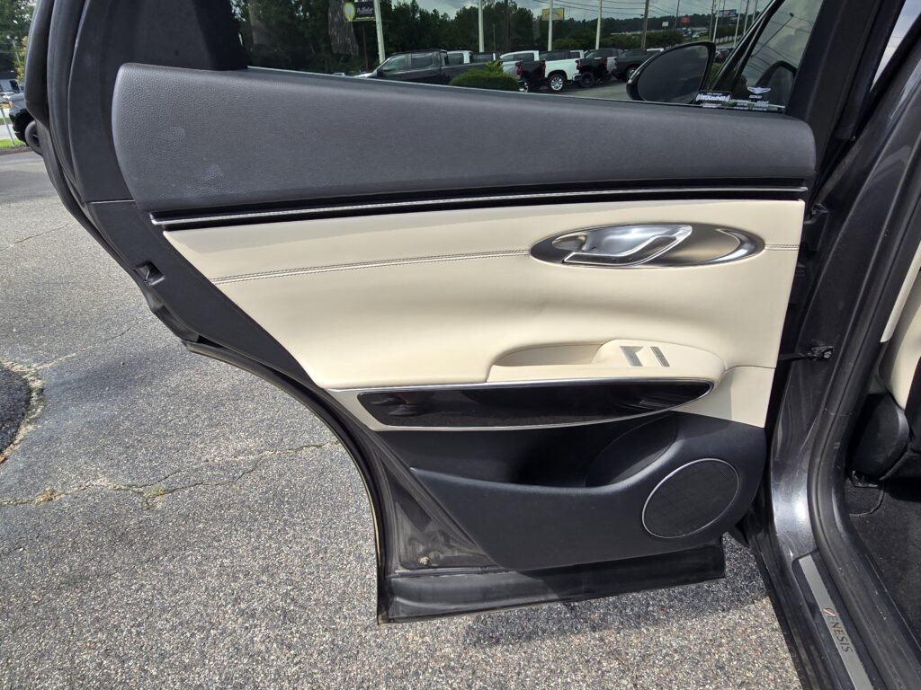 2023 Genesis GV70 2.5T