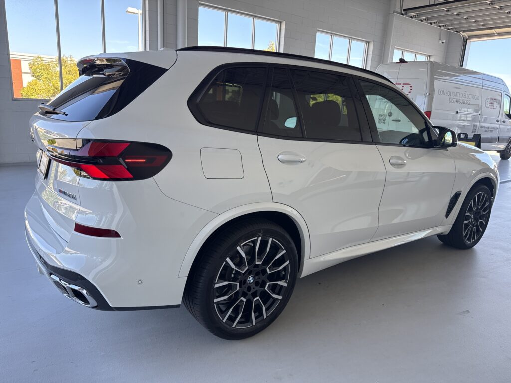 2026 BMW X5 M60i