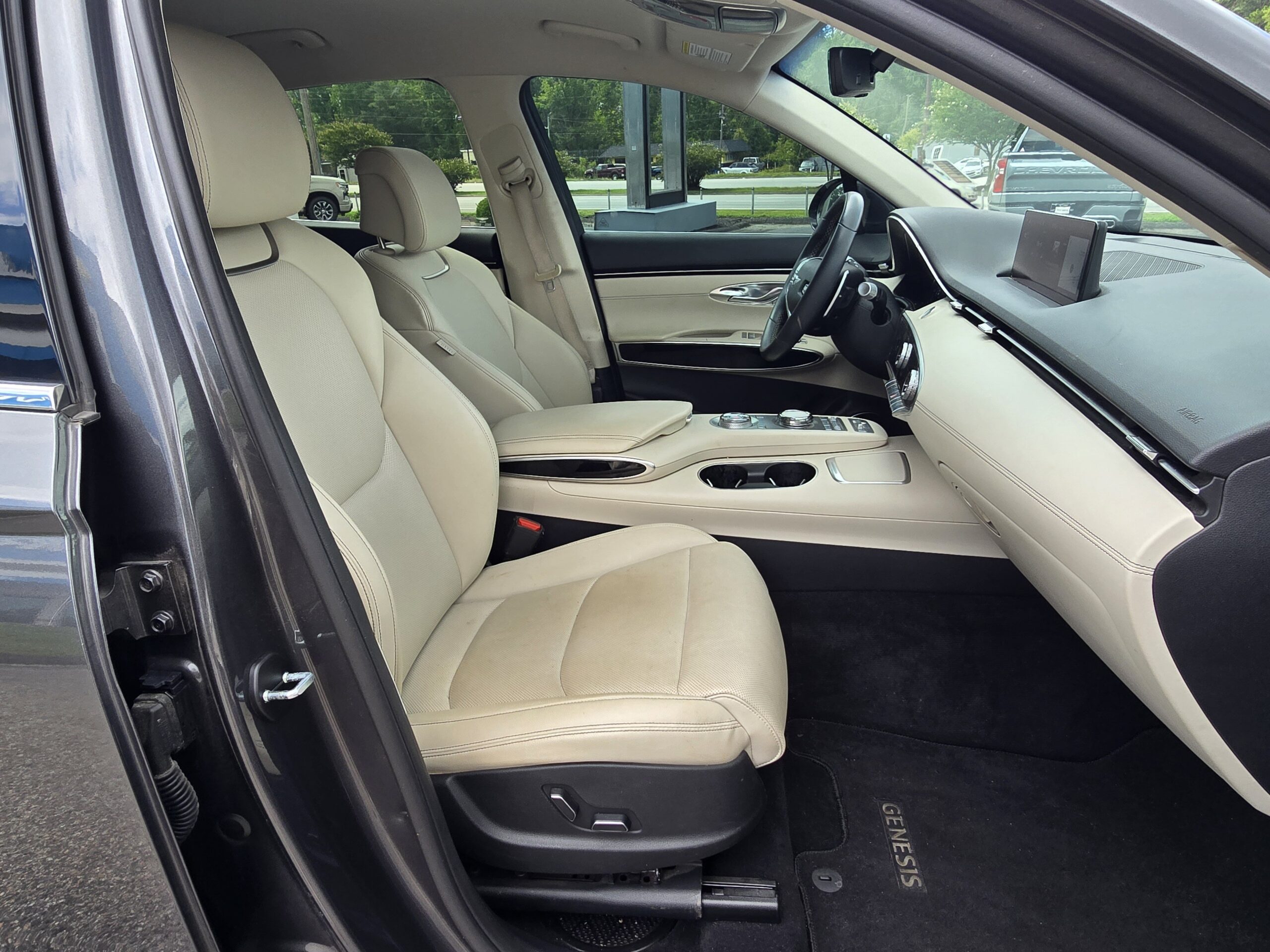 2023 Genesis GV70 2.5T