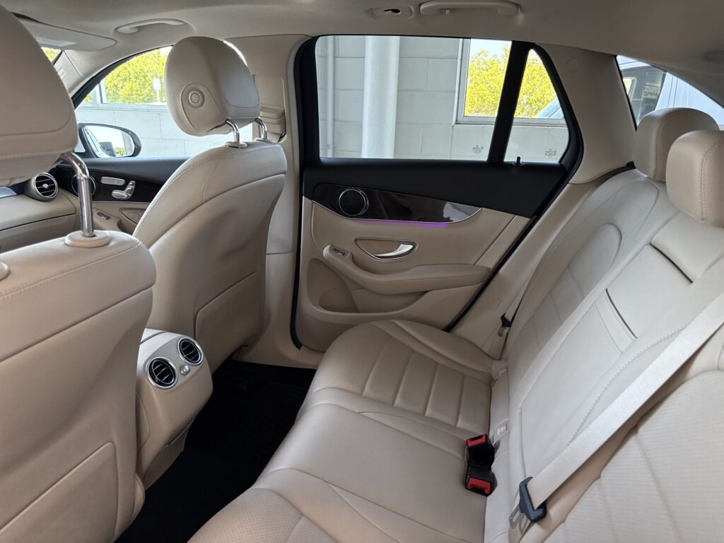 2022 Mercedes-Benz  GLC 300