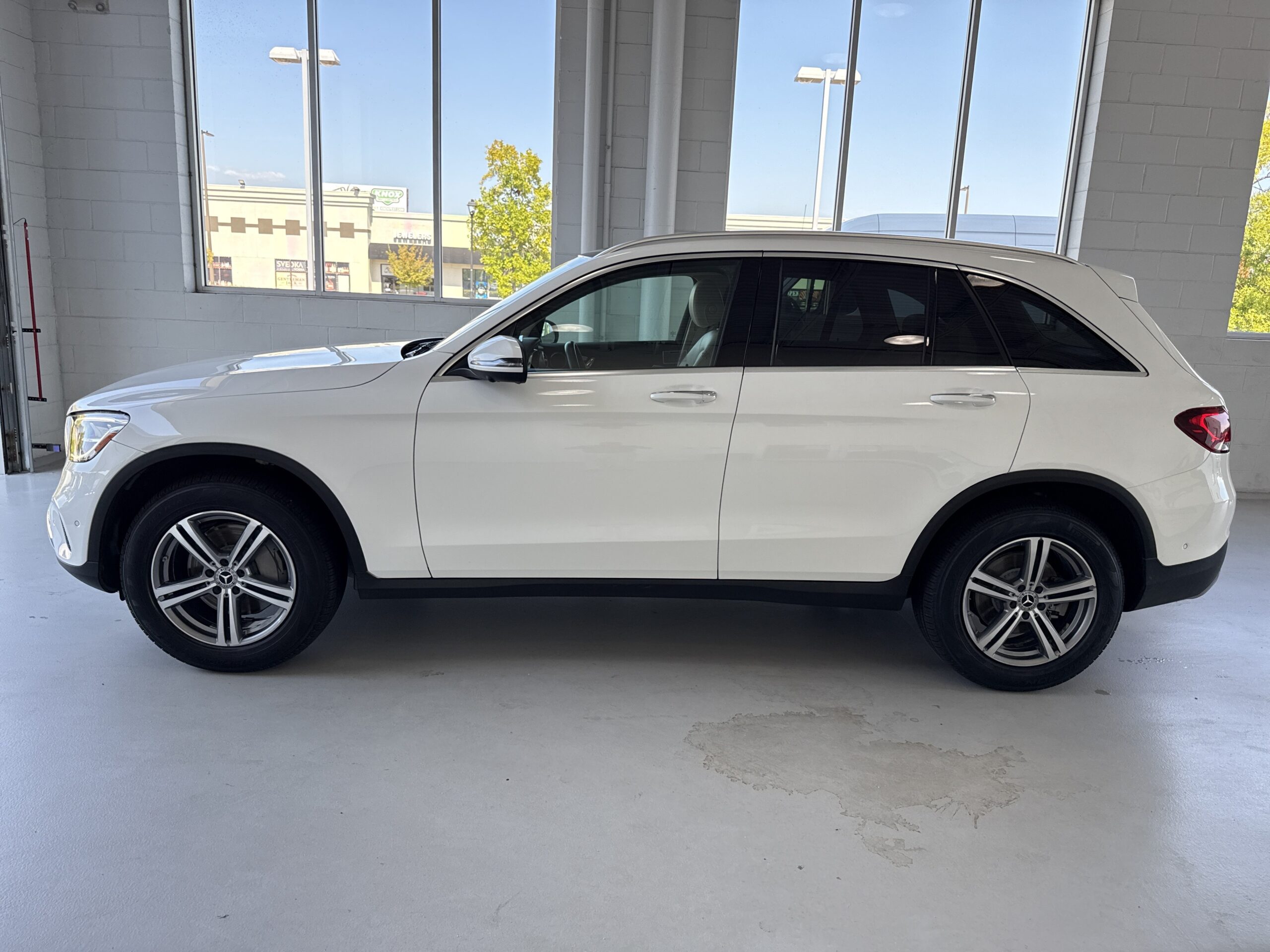 2022 Mercedes-Benz  GLC 300