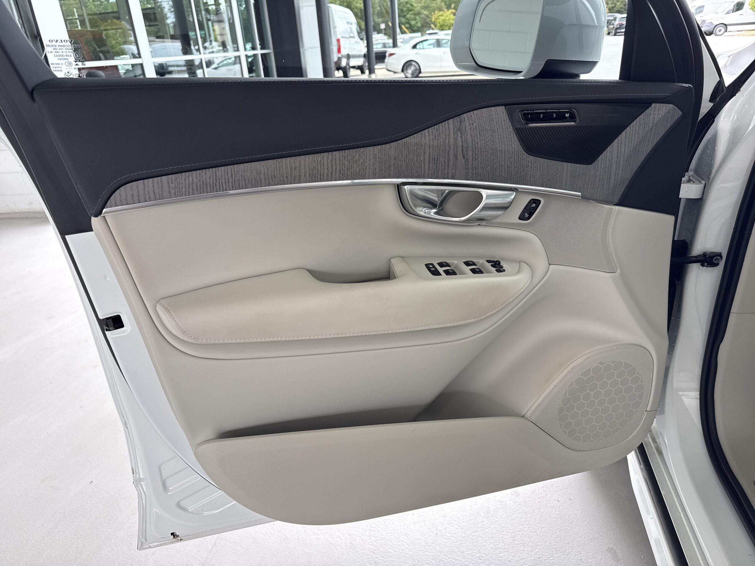 2025 Volvo XC90 Ultra