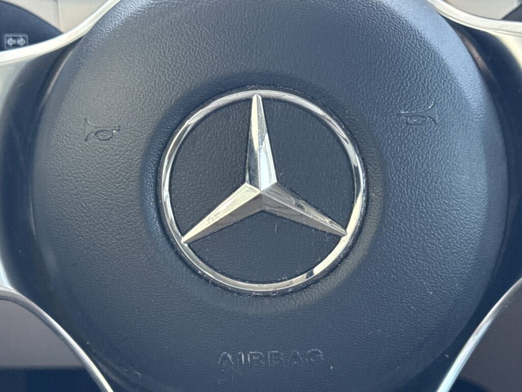 2022 Mercedes-Benz  GLC 300