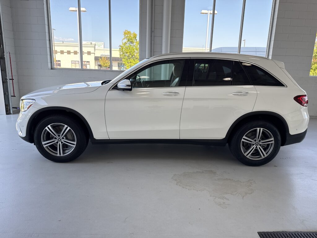 2022 Mercedes-Benz  GLC 300