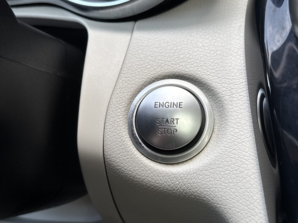 2017 Mercedes-Benz  C 300