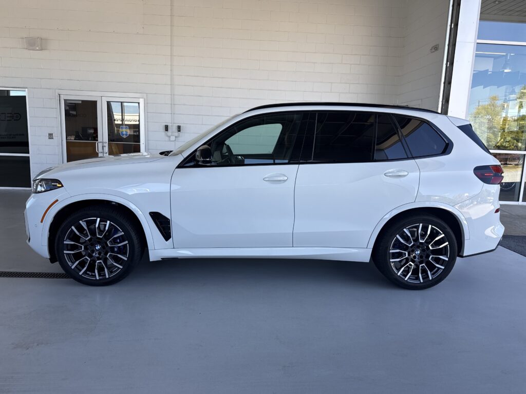 2026 BMW X5 M60i